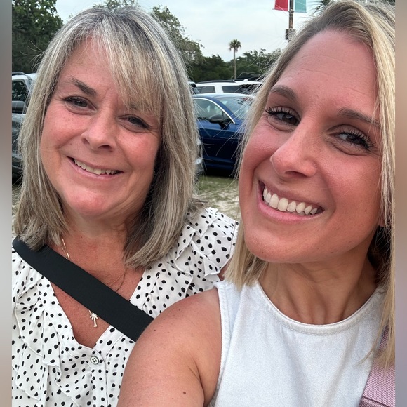 Meet your Posher, Victoria - Picture 1 of 2